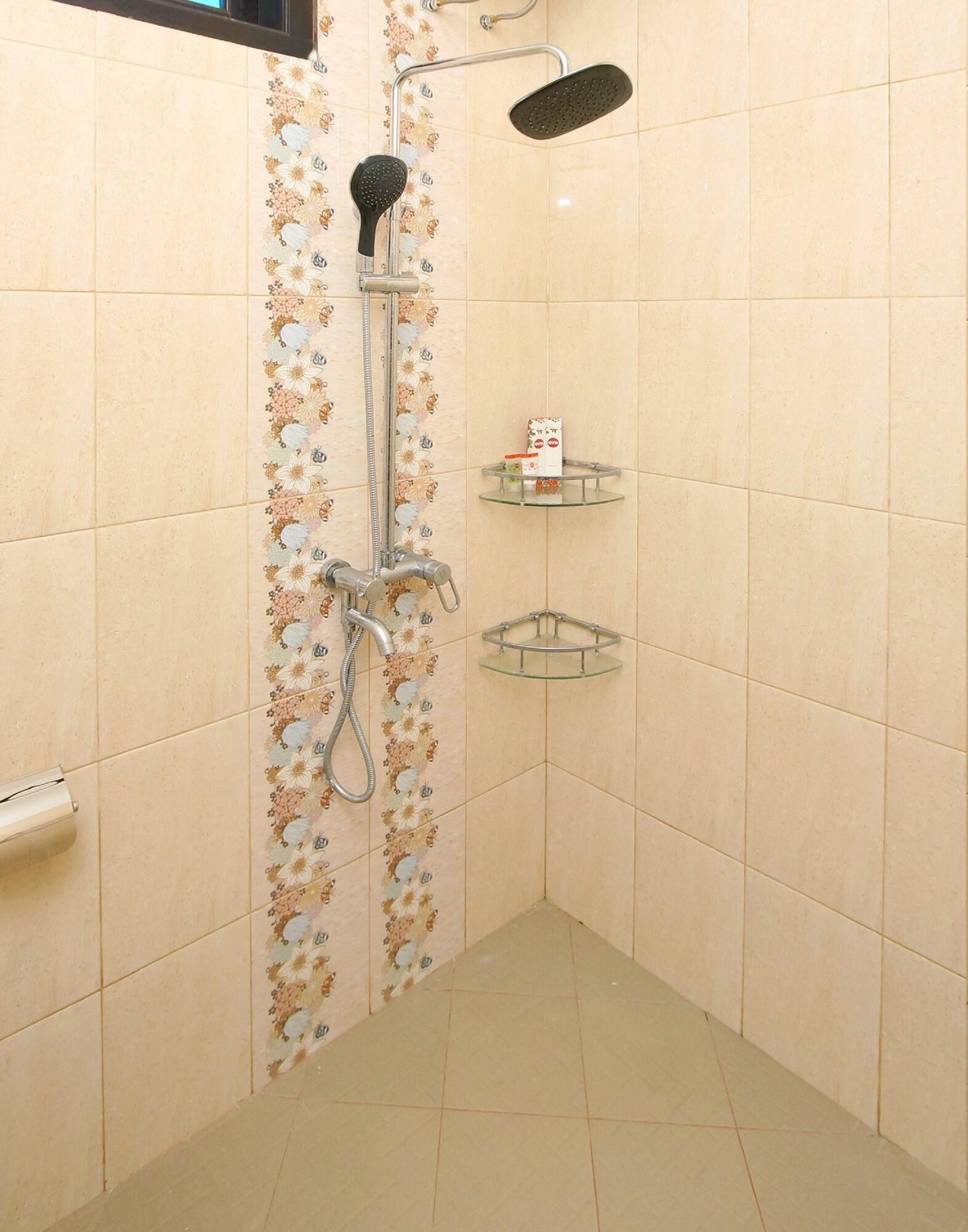 Oyo 347 Bayang Brothers Guest House Maguwo Zewnętrze zdjęcie