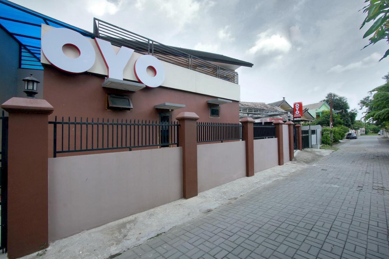 Oyo 347 Bayang Brothers Guest House Maguwo Zewnętrze zdjęcie
