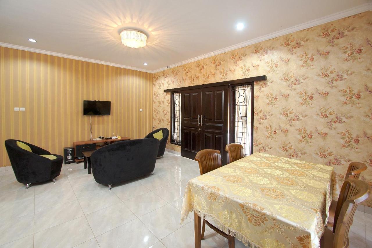 Oyo 347 Bayang Brothers Guest House Maguwo Zewnętrze zdjęcie